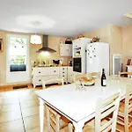 2 Bedroom Lovely In *