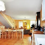 2 Bedroom Lovely In Σπίτι διακοπών *